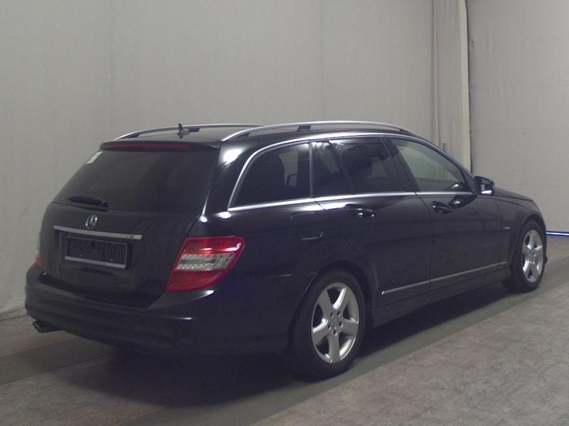 Second-hand Mercedes C220 Avantgarde 170 CP (125 kW) 2010 Negru Berlinǎ