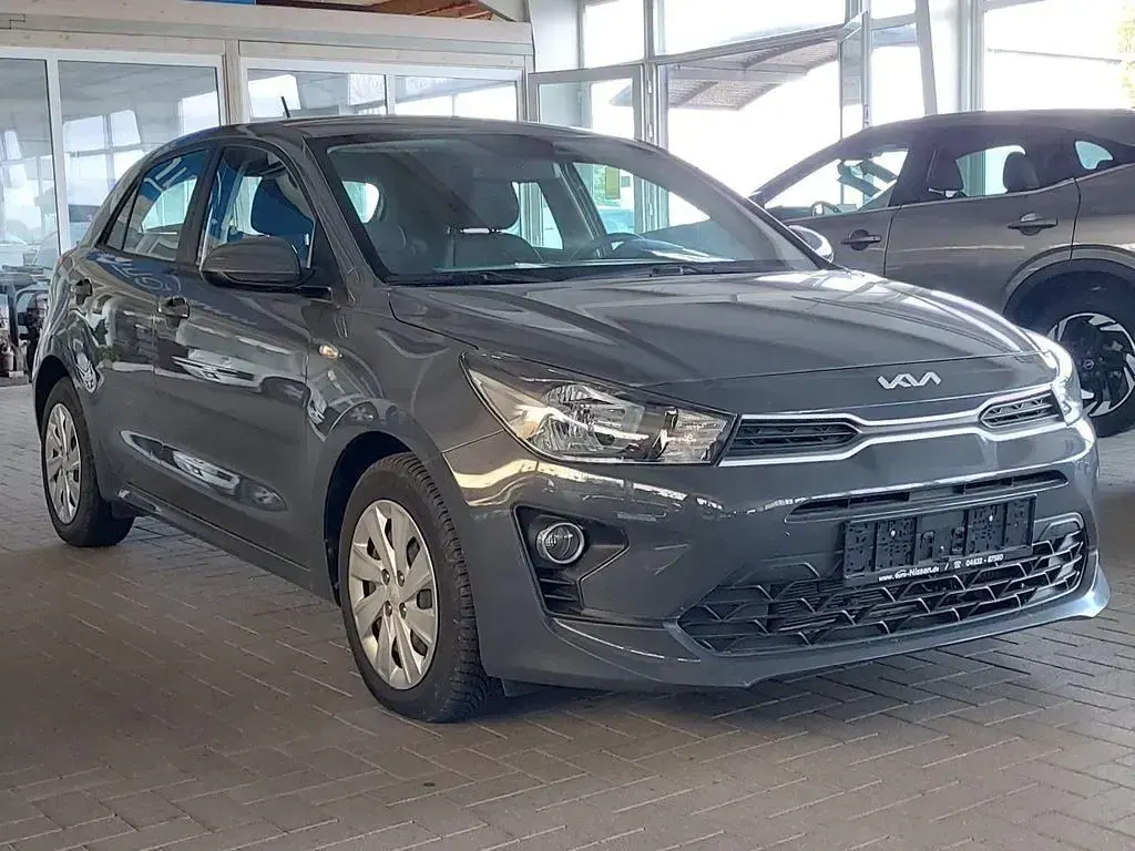 Używany Kia Rio Vision 101 KM (74 kW) 2023 Szary Sedan/Limuzyna