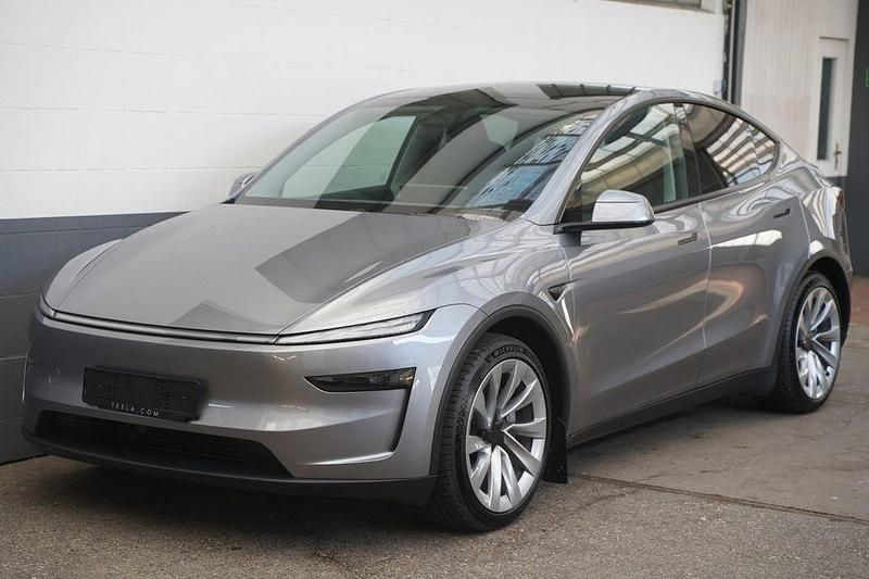 Gebraucht Tesla Model Y 378 kW (514 PS) 2025 Silber SUV
