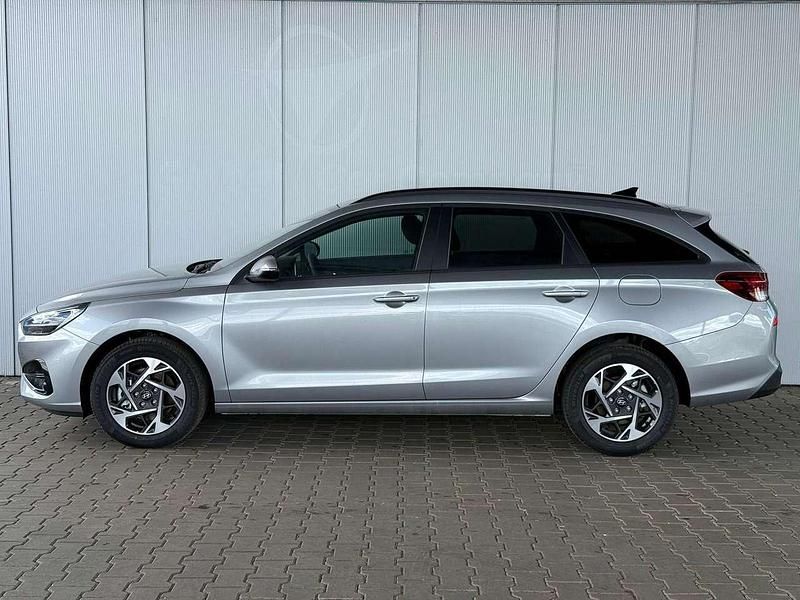 Shimmering silver meta... Neu 2025 Hyundai i30 Comfort Kombi | 22.600 € (Fairer Preis) - Bild 1/4