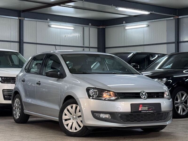 Silber Gebraucht 2011 VW Polo Trendline Kleinwagen | 5.890 € (Fairer Preis) - Bild 1/4