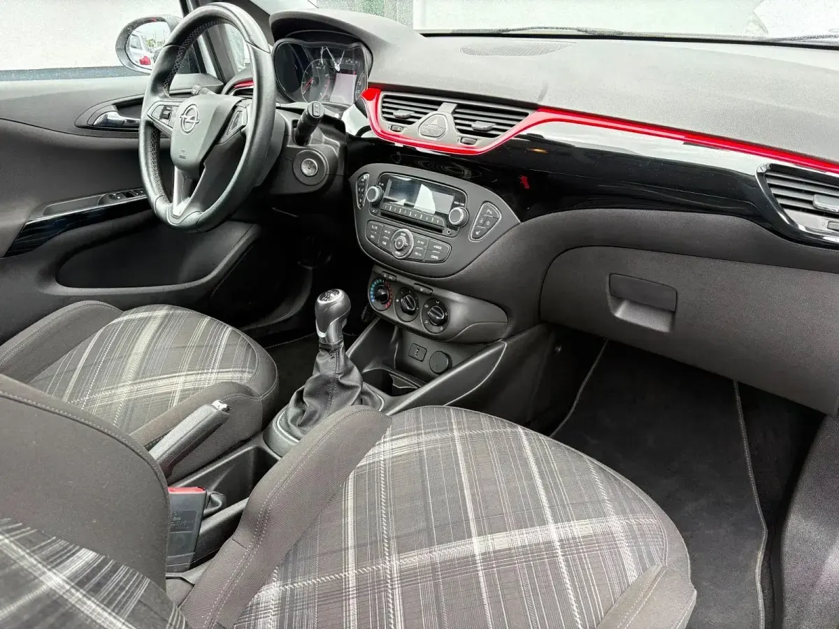 Gebraucht Opel Corsa Color Edition 101 PS (74 kW) 2016 Weiß Kleinwagen