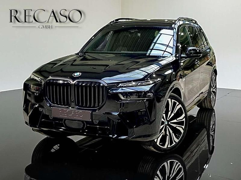 Neu BMW X7 Performance 352 PS (258 kW) 2025 Black sapphire SUV