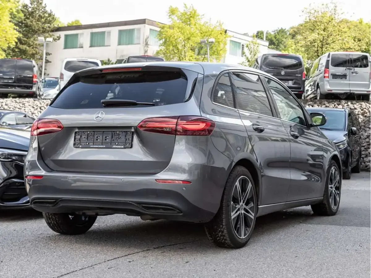 Gebraucht Mercedes B220 Progressive 190 PS (139 kW) 2025 Grau metalliclack mountaingrau Kleinwagen
