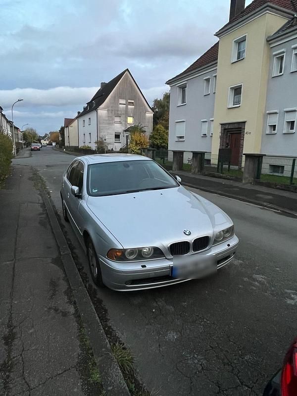 Silber Gebraucht 2001 BMW 525 Limousine | 3.000 € (Superpreis) - Bild 1/4