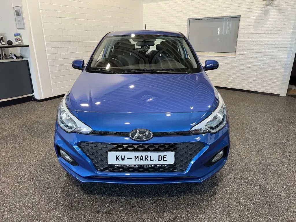 Gebraucht Hyundai i20 75 PS (55 kW) 2019 Blau Kleinwagen