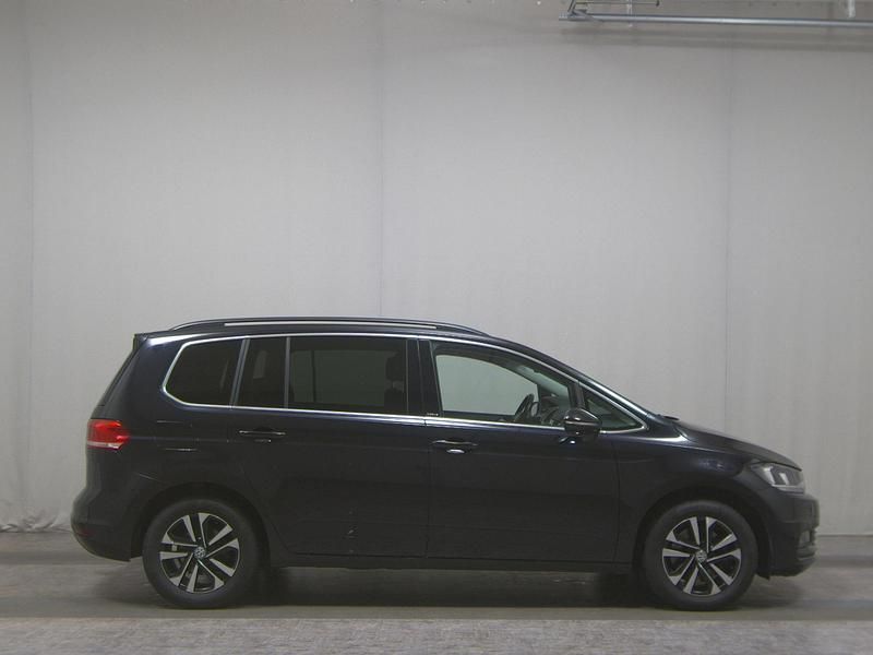 Deep black perleffekt Gebraucht 2019 VW Touran Comfortline Van / Kleinbus | 16.380 € (Superpreis) - Bild 1/4