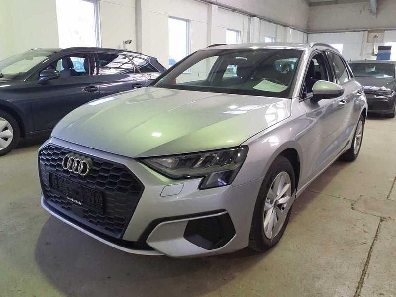 Gebraucht Audi A3 116 PS (85 kW) 2021 Florettsilber metallic Limousine