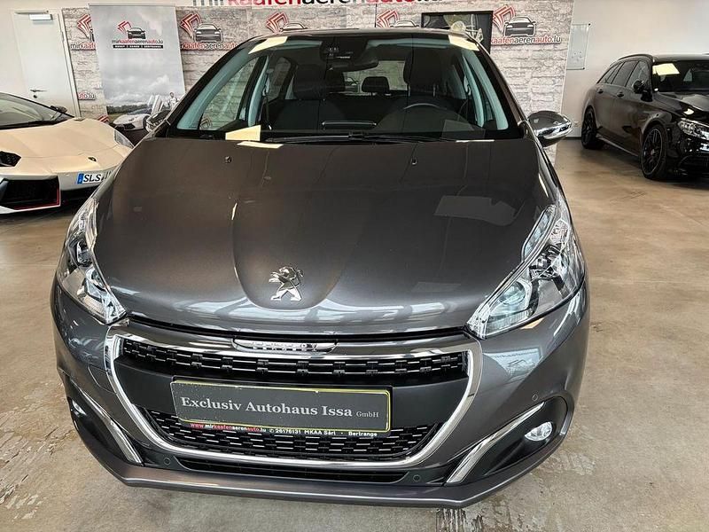 Grau Gebraucht 2019 Peugeot 208 Kleinwagen | 9.990 € (Fairer Preis) - Bild 1/4