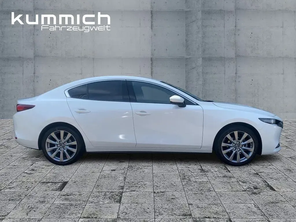 Neu Mazda 3 Exclusive 140 PS (102 kW) 2026 Weiß Limousine