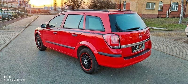 Gebraucht Opel Astra Basis 90 PS (66 kW) 2004 Rot Kombi