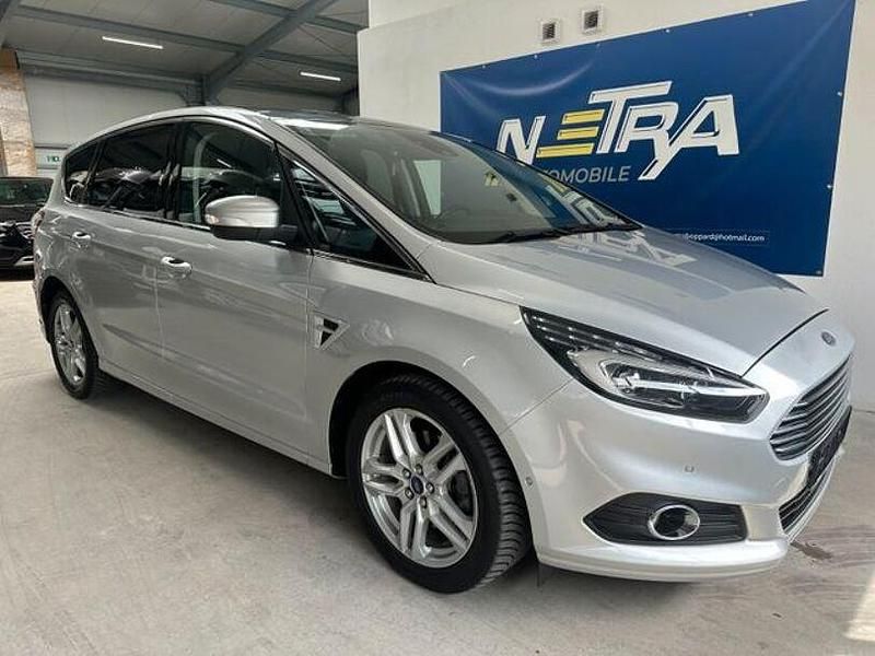 Gebraucht Ford S-MAX Titanium 150 PS (110 kW) 2018 Silber Van / Kleinbus