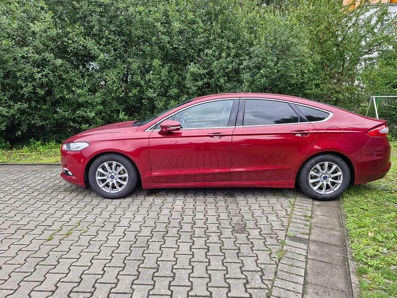 Gebraucht Ford Focus 120 PS (88 kW) 2016 Rot Limousine