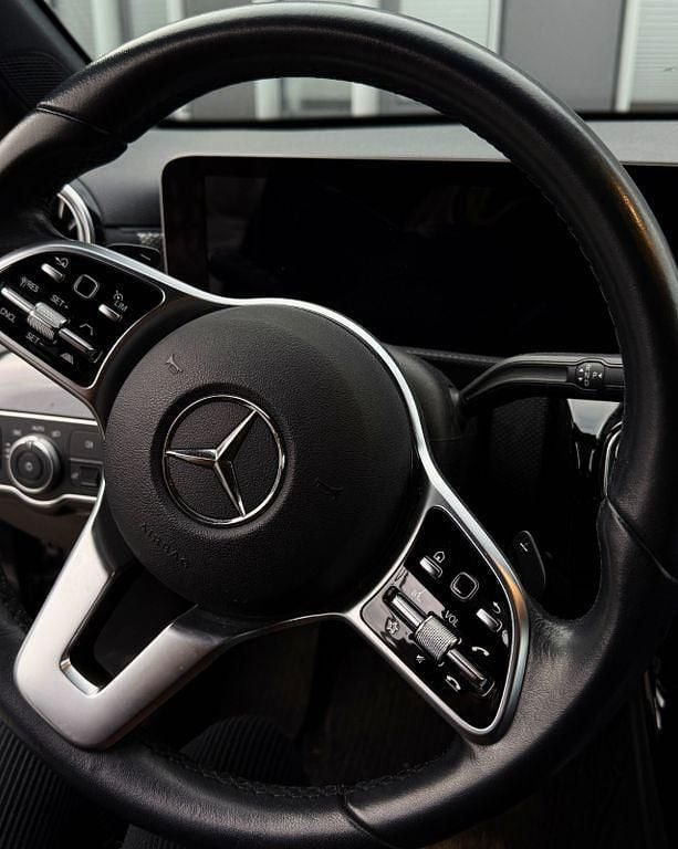 Gebraucht Mercedes A200 Edition 1 150 PS (110 kW) 2019 Schwarz Limousine