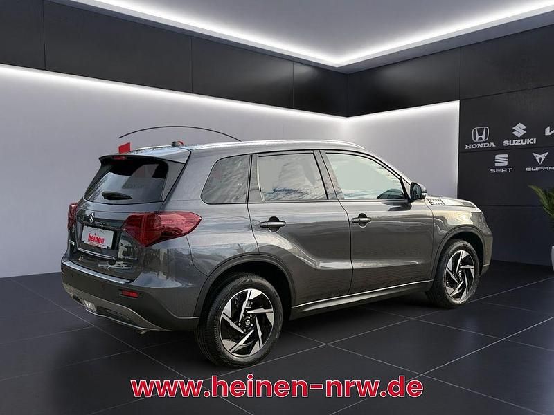 Gebraucht Suzuki Vitara Comfort+ 116 PS (85 kW) 2024 Grau SUV
