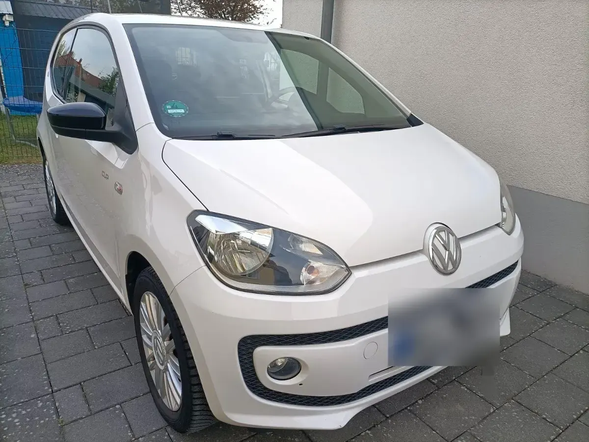 Usado VW up! Cup 68 CV (50 kW) 2014 Negro Utilitario