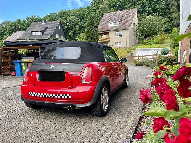 Rot Gebraucht 2005 Mini One Cabriolet Cabrio | 3.700 € (Fairer Preis) - Bild 1/4