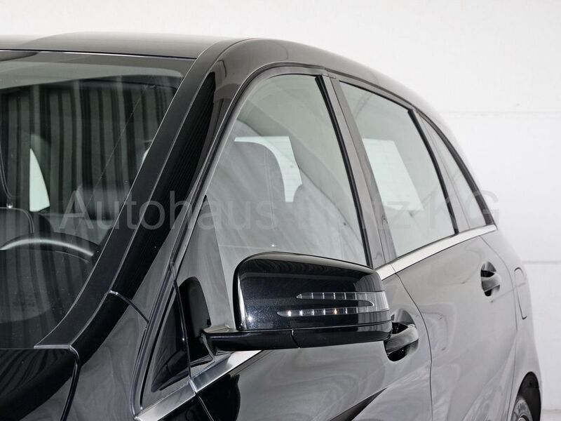 Gebraucht Mercedes B200 156 PS (114 kW) 2012 Schwarz Van / Kleinbus