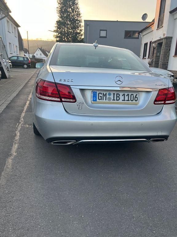 Gebraucht Mercedes E200 136 PS (100 kW) 2015 Silber Limousine
