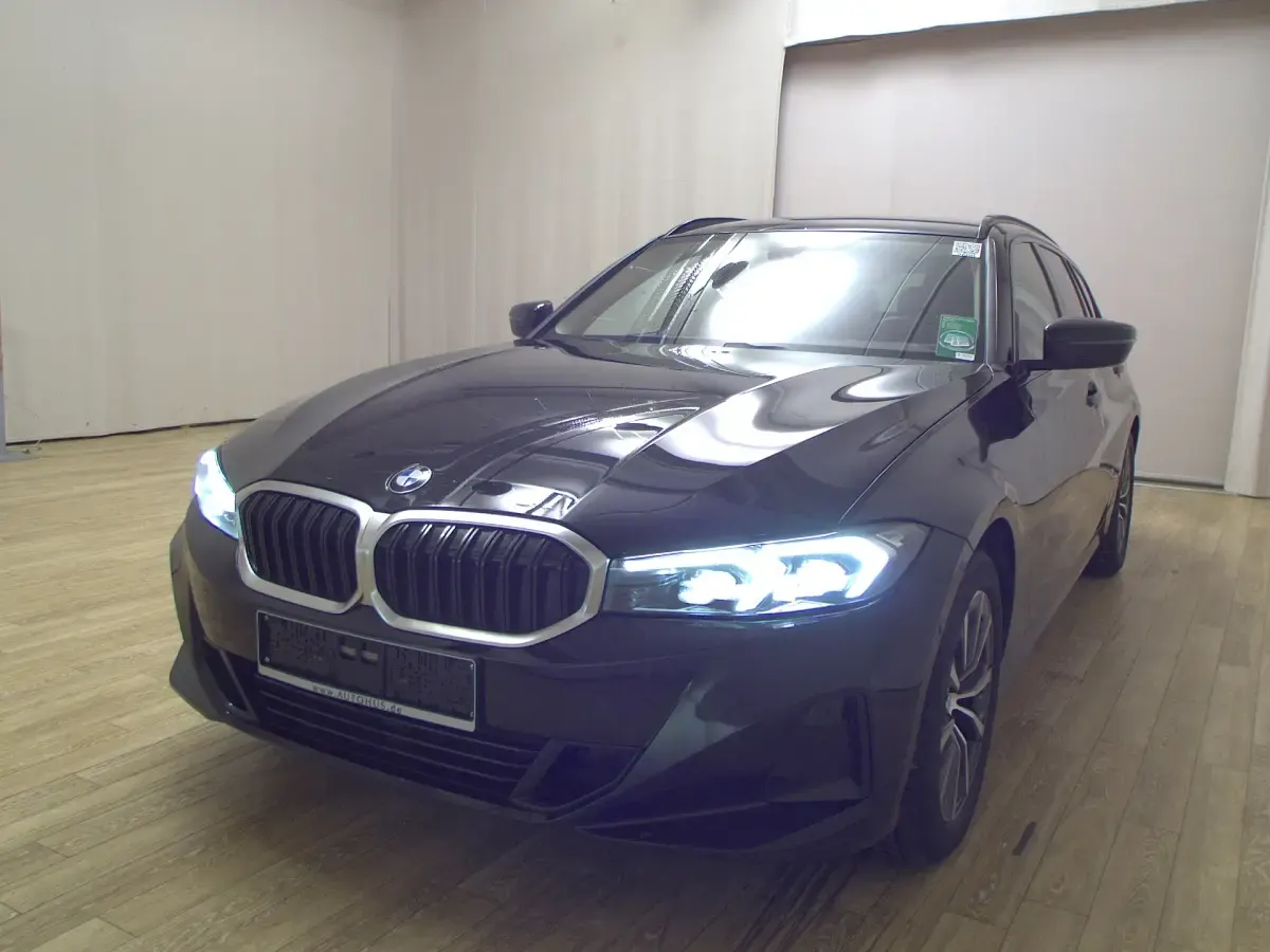 Używany BMW 320 Shadowline 190 KM (139 kW) 2023 Czarny Kombi