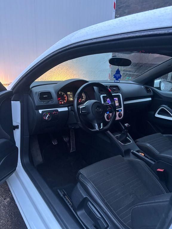 Gebraucht VW Scirocco 160 PS (117 kW) 2009 Weiß Coupé