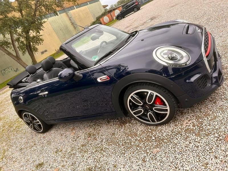 Blau Gebraucht 2016 Mini John Cooper Works Kleinwagen | 22.999 € (Etwas zu teuer) - Bild 1/4
