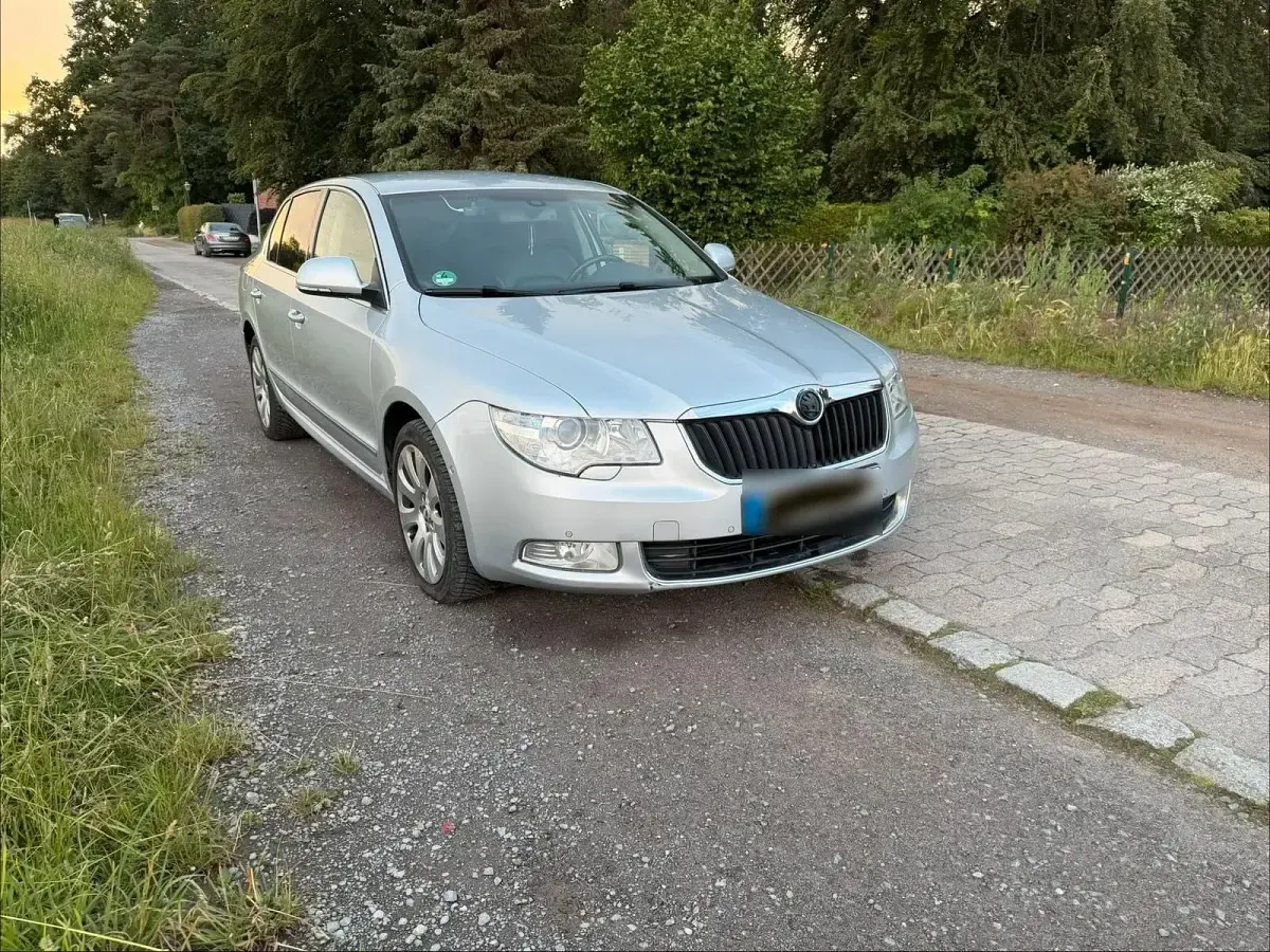 Gebraucht Skoda Superb Elegance 160 PS (117 kW) 2008 Silber Limousine