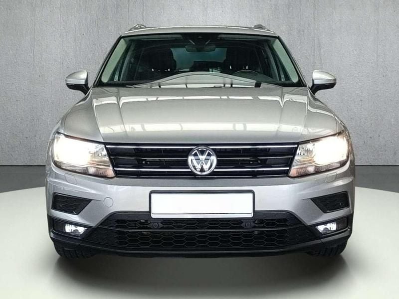 Grau Gebraucht 2017 VW Tiguan Sound SUV | 16.999 € (Fairer Preis) - Bild 1/4