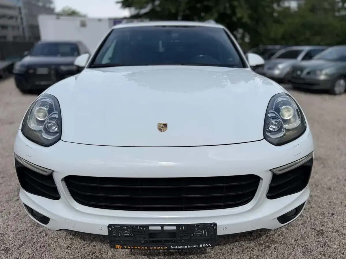Używany Porsche Cayenne 262 KM (192 kW) 2016 Biały SUV