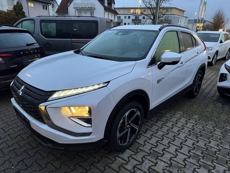 Weiß Gebraucht 2024 Mitsubishi Eclipse Cross Basis SUV | 21.990 € (Superpreis) - Bild 1/4