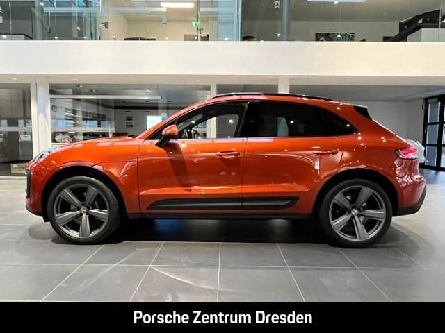 Gebraucht Porsche Macan 265 PS (194 kW) 2022 Papayametallic (orange) (metallic) SUV