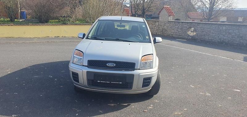 Gebraucht Ford Fusion 68 PS (50 kW) 2009 Silber Kleinwagen