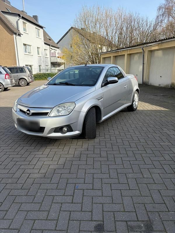 Gebraucht Opel Tigra 90 PS (66 kW) 2006 Silber Cabrio