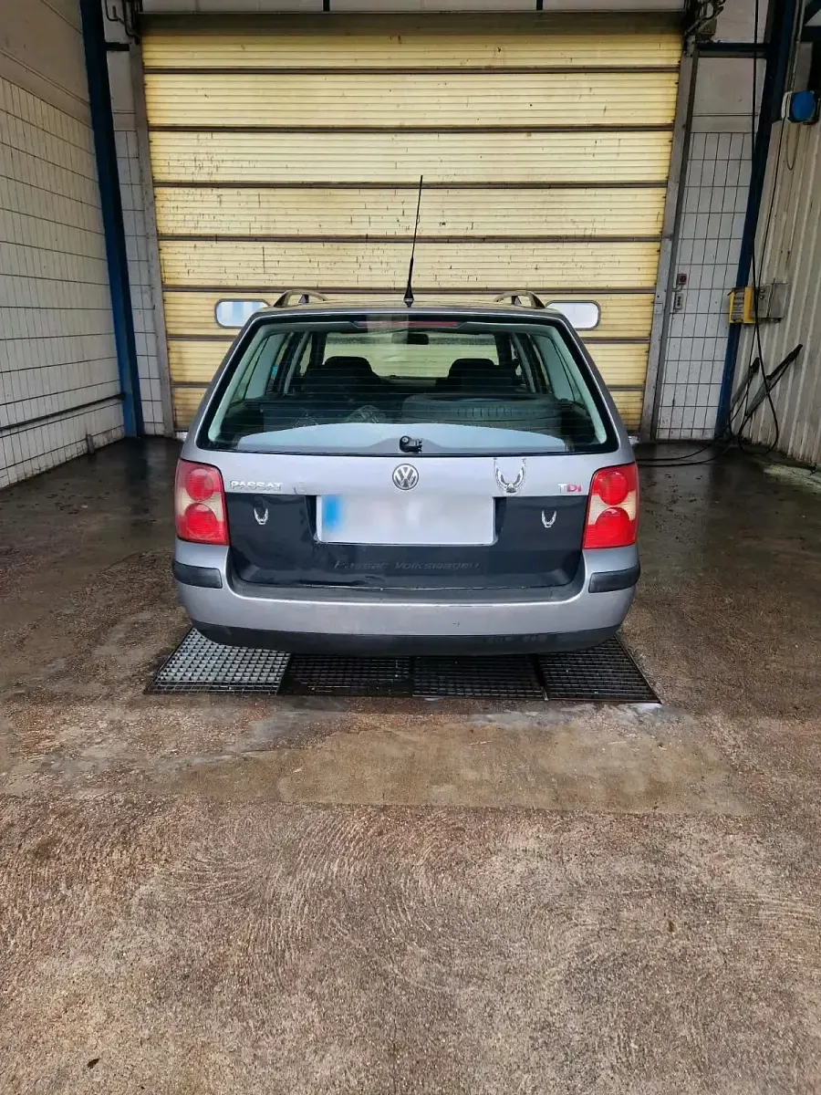 Gebraucht VW Passat 131 PS (96 kW) 2003 Grau Kombi