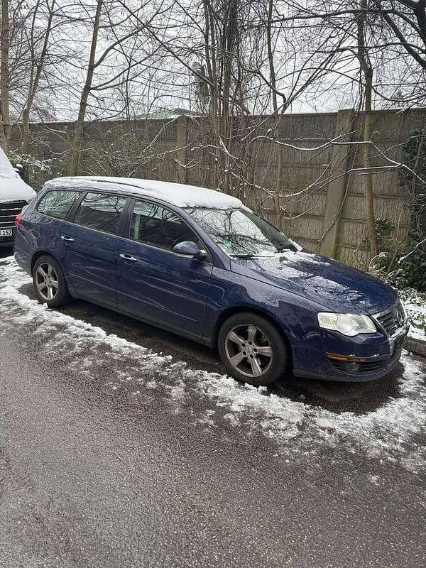Gebraucht VW Passat 140 PS (102 kW) 2009 Blau Kombi