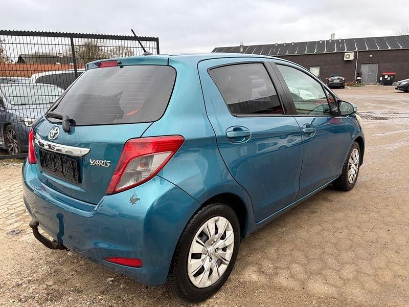 Gebraucht Toyota Yaris 99 PS (72 kW) 2012 Blau Limousine