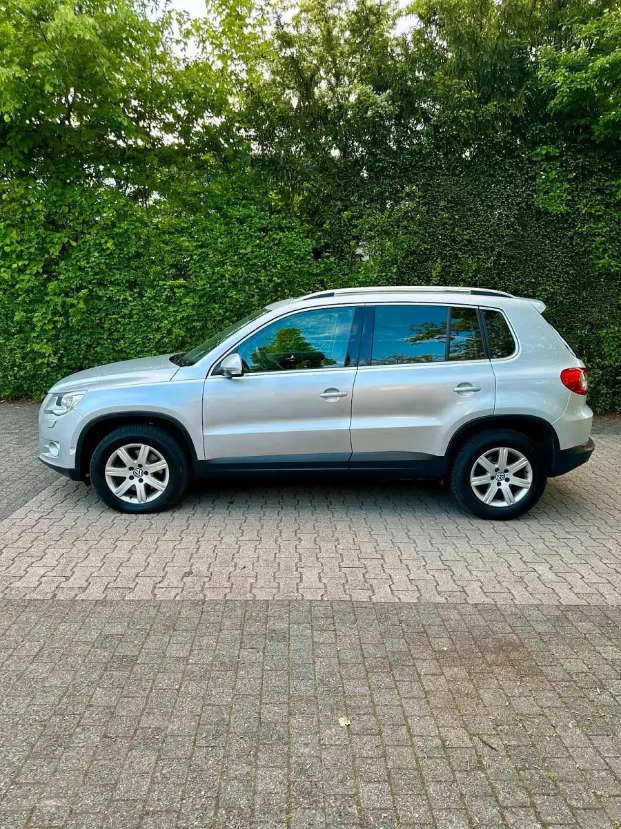Gebraucht VW Tiguan 200 PS (147 kW) 2009 Silber SUV