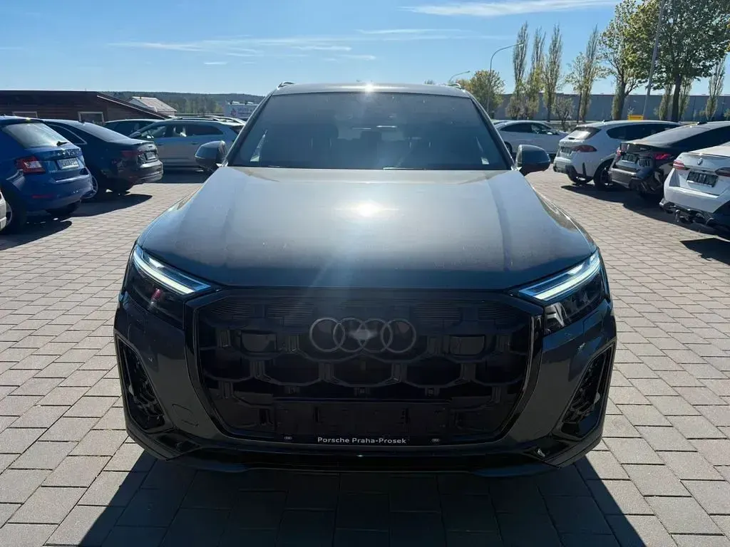 Usado Audi Q7 S-Line 286 HP (210 kW) 2026 Cinzento SUV