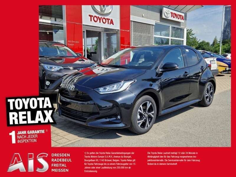 Mysticschwarz Neu 2024 Toyota Yaris Hybrid Comfort Kleinwagen | 21.990 € (Superpreis) - Bild 1/3