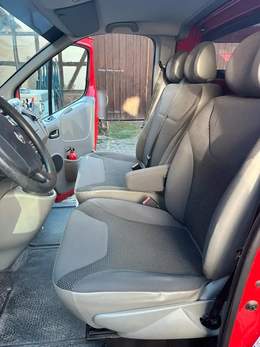 Gebraucht Opel Vivaro 114 PS (83 kW) 2011 Rot Van / Kleinbus