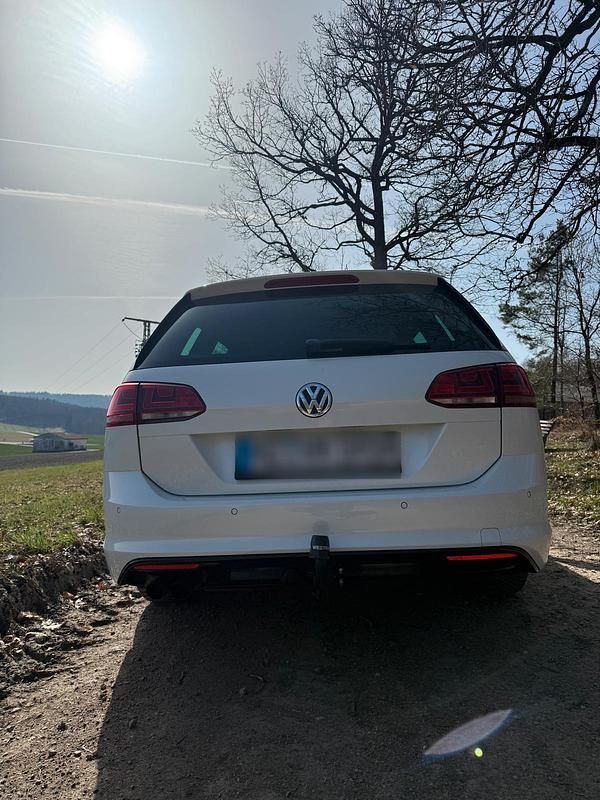 Gebraucht VW Golf VII R-line 150 PS (110 kW) 2015 Weiß Kombi