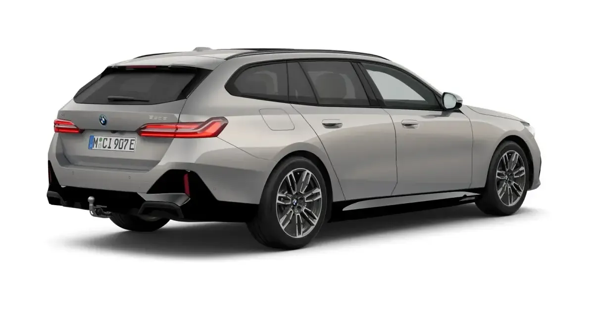 Gebraucht BMW 550e Comfort Edition 489 PS (359 kW) 2026 Grau Kombi