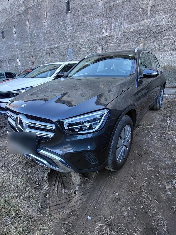 Gebraucht Mercedes GLC300e 194 PS (142 kW) 2022 Grau SUV