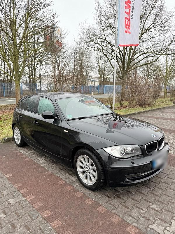 Gebraucht BMW 116 116 PS (85 kW) 2010 Schwarz Kleinwagen