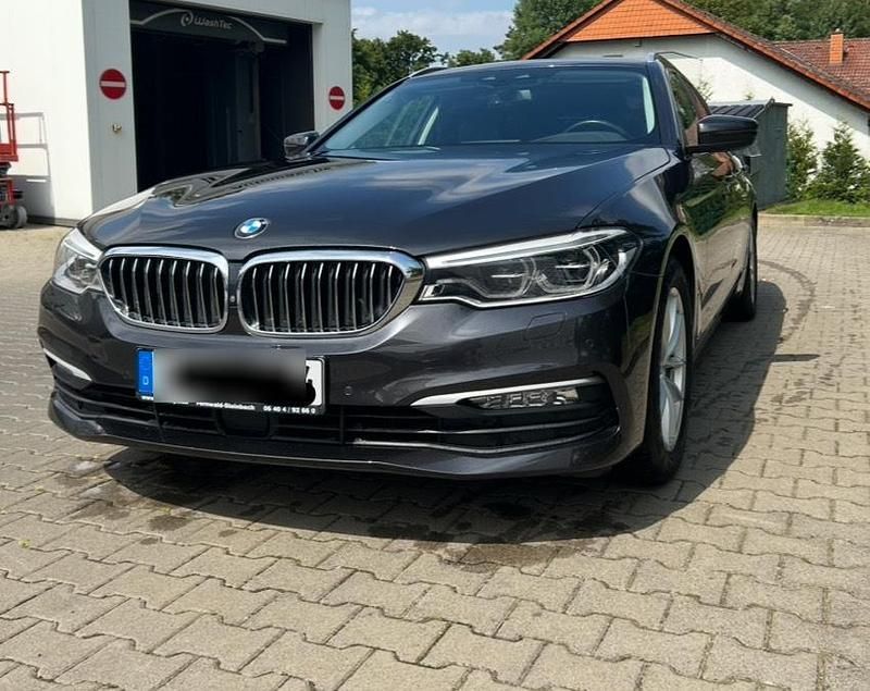 Grau Gebraucht 2017 BMW 530 Kombi | 21.400 € (Guter Preis) - Bild 1/4