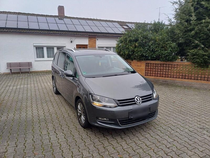 Grau Gebraucht 2011 VW Sharan Van / Kleinbus | 10.950 € (Etwas zu teuer) - Bild 1/4