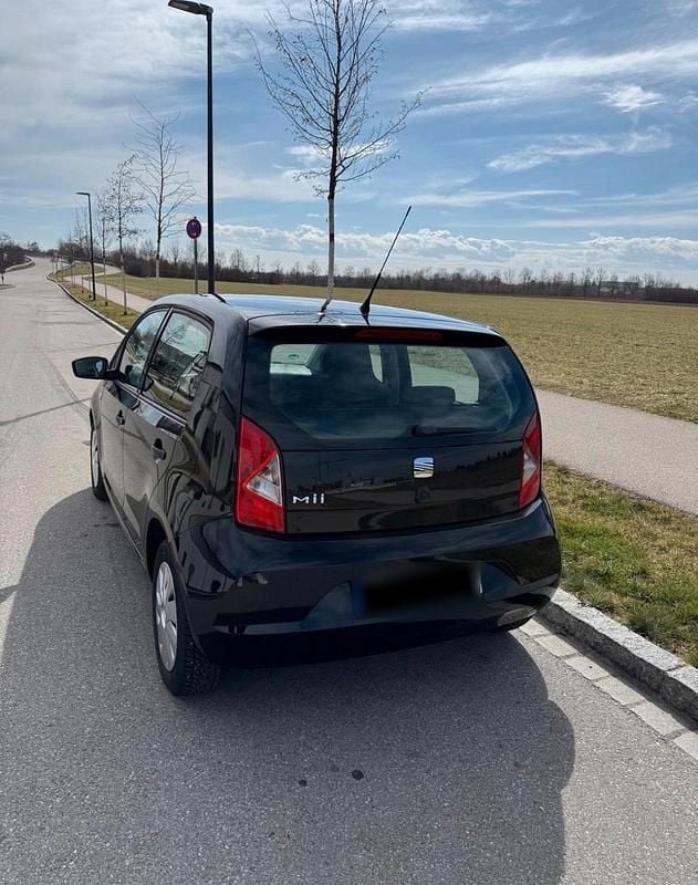 Gebraucht Seat Mii 60 PS (44 kW) 2012 Schwarz Kleinwagen