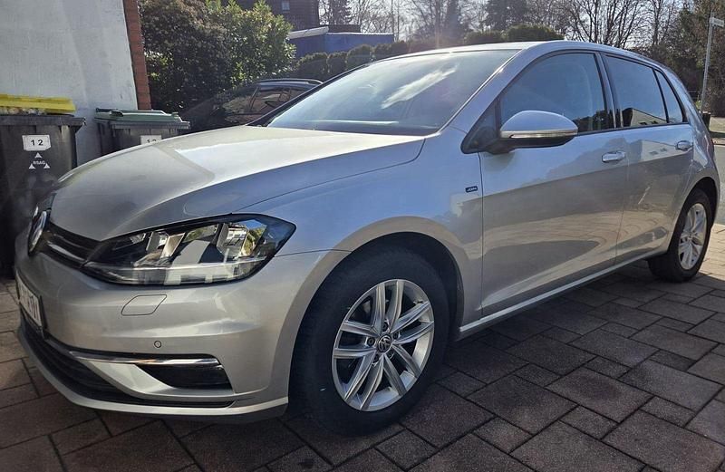 Gebraucht VW Golf VII 116 PS (85 kW) 2018 Silber Kleinwagen