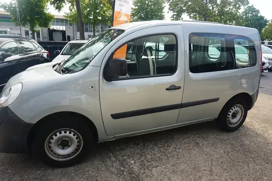 Gebraucht Renault Kangoo Rapid Extra 106 PS (77 kW) 2012 Silber Van / Kleinbus