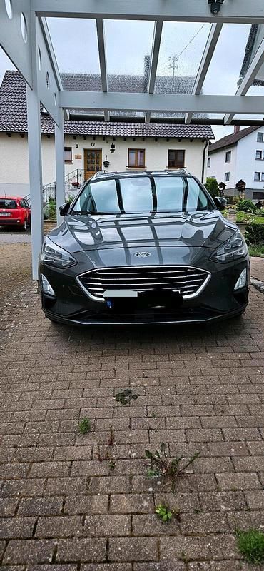Grau Gebraucht 2020 Ford Focus Kombi | 11.500 € (Guter Preis) - Bild 1/4
